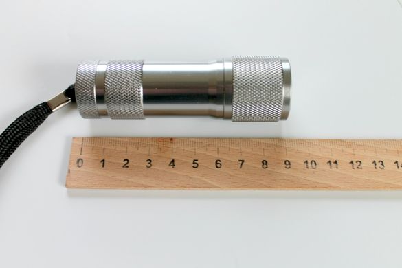 Металлический ручной фонарик TR-533 на батарейках
