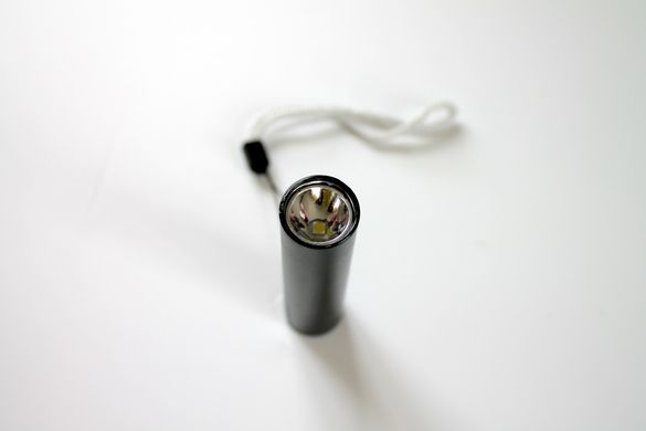 Кишеньковий ручний LED фонарик акумуляторний