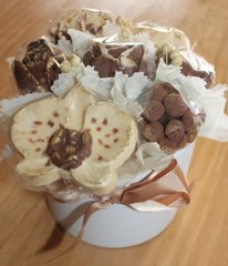 Шоколадний букет квіти з шоколаду оригінальний подарунок