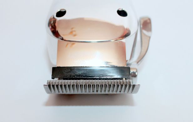 Профессиональная машинка для стрижки волос и бороды VGR-678 аккумуляторная с насадками металлическая