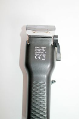 Акумуляторна машинка для стрижки волосся VGR V-690 професійний тример