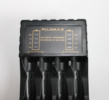 Зарядний пристрій для акумуляторних батарей на 4 слоти PUJIMAX заряджання пальчикових акумуляторів АА та ААА