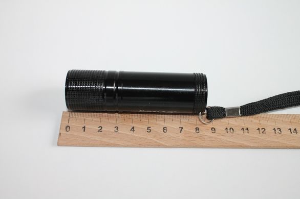 Карманный фонарик с батарейками ручной фонарь